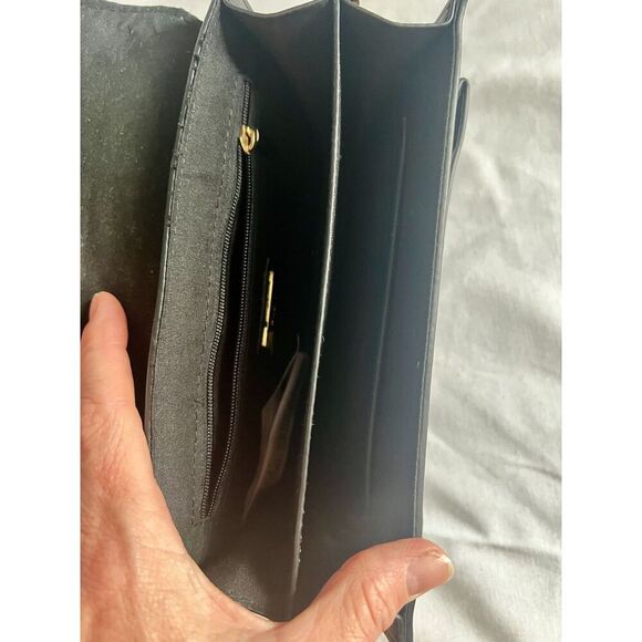 Aldo Black Crossbody bag with a gold chain purse strap - Picture 5 of 10